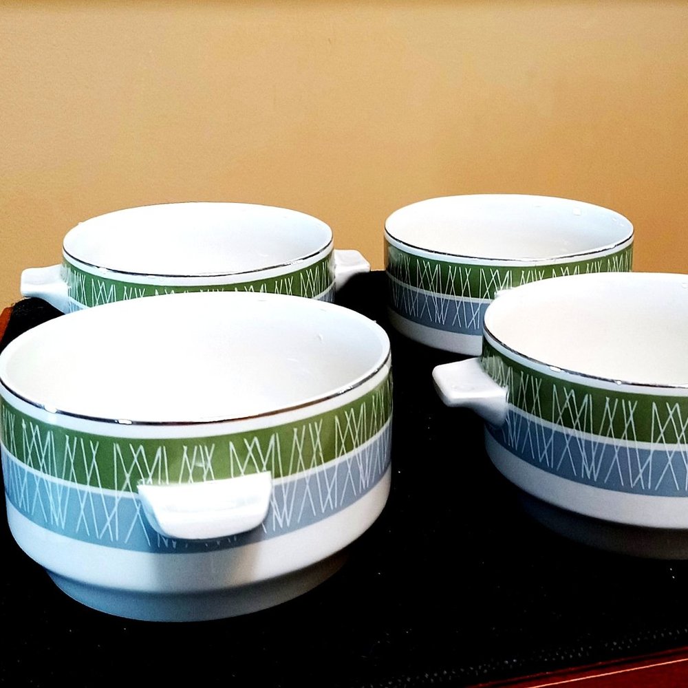 4 soup/snack bowls Designed By The Marquis Of Queensbury 4 Midwinter Tableware.